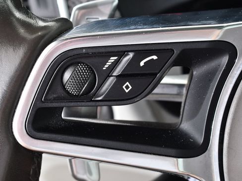 Used 2018 Porsche Macan GTS AWD/4WD image 34