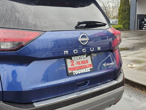 Used 2023 Nissan Rogue SV image 10