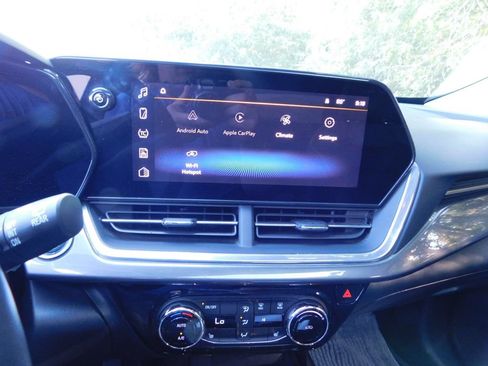 Used 2024 Chevrolet Trax ACTIV w/ Sunroof Package FWD image 10