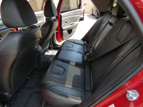 Used 2023 Hyundai Elantra Limited image 41