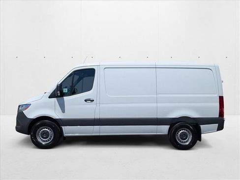 New 2025 Mercedes-Benz Sprinter 2500 image 9