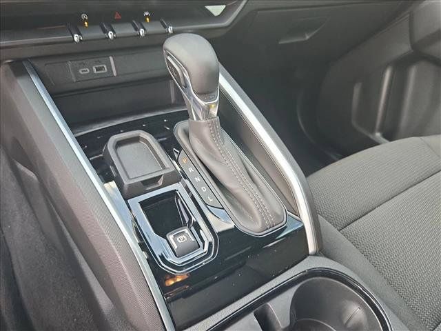 Used 2024 Chevrolet Colorado LT w/ LT Convenience Package RWD image 12