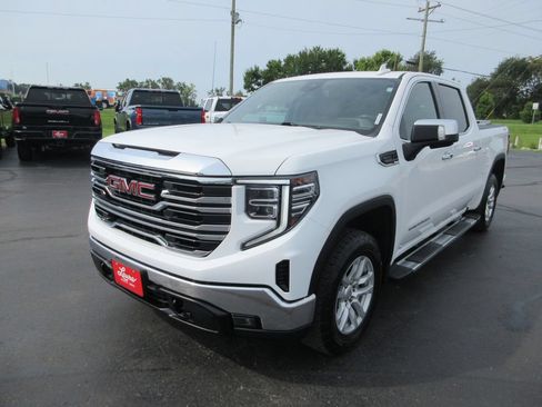 Used 2022 GMC Sierra 1500 SLT w/ SLT Premium Package AWD/4WD image 10