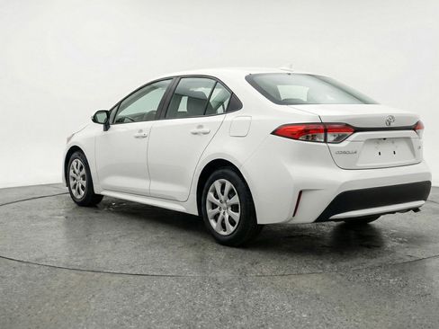 Used 2025 Toyota Corolla LE image 6