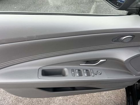 Certified 2026 Hyundai Elantra SEL Sport Premium FWD image 18