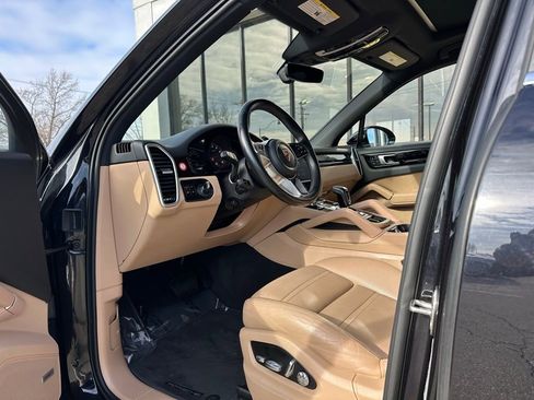 Used 2019 Porsche Cayenne image 17