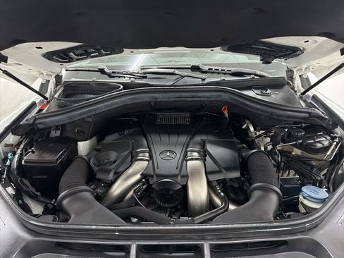 Used 2014 Mercedes-Benz GL 450 4MATIC image 32