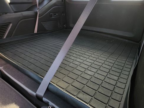 Used 2024 Chevrolet Tahoe Z71 w/ Luxury Package image 37