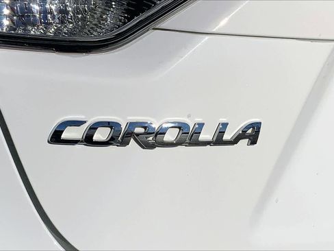 Used 2024 Toyota Corolla LE image 31