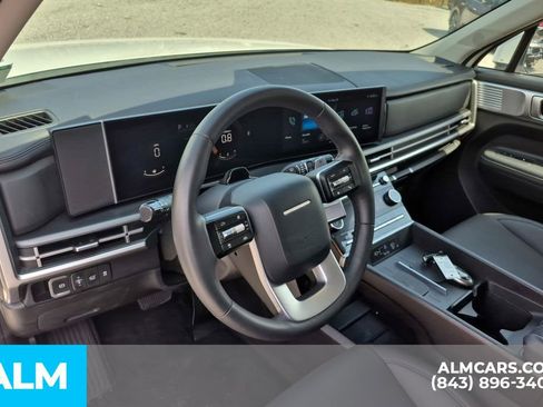 Used 2025 Hyundai Santa Fe SEL FWD image 8