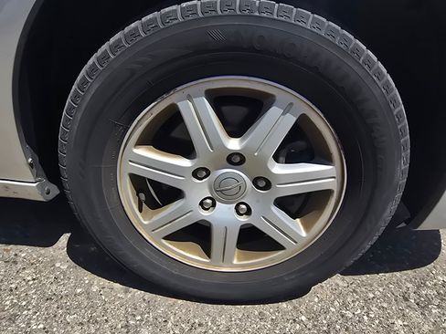 Used 2011 Chrysler Town & Country Touring FWD image 19