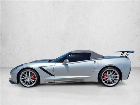 Used 2019 Chevrolet Corvette Stingray Convertible w/ 2LT Preferred Equipment Group RWD image 11