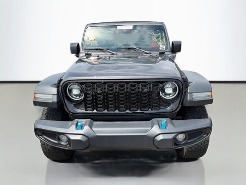 Used 2024 Jeep Wrangler Unlimited AWD/4WD image 2