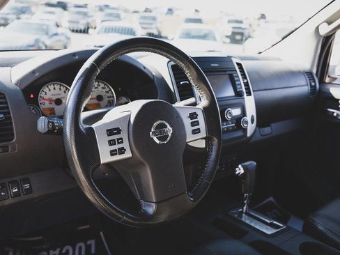 Used 2015 Nissan Frontier PRO-4X w/ Pro-4x Luxury Package image 2