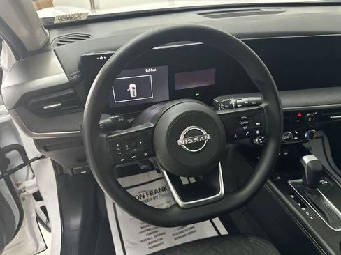 Certified 2025 Nissan Kicks SV w/ SV Premium Package AWD/4WD image 20