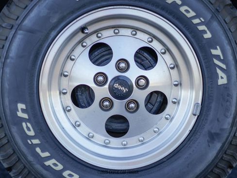 Used 1991 Jeep Wrangler Renegade AWD/4WD image 69