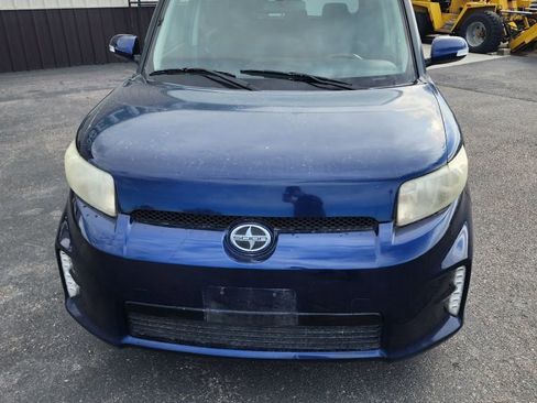 Used 2014 Scion xB image 3
