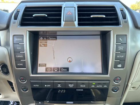 Used 2019 Lexus GX 460 image 23