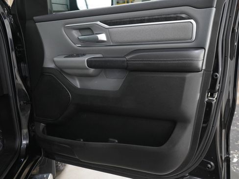Used 2019 RAM 1500 Big Horn AWD/4WD image 9