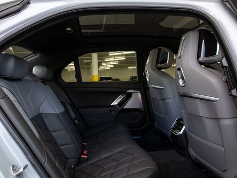 Certified 2025 BMW 760i xDrive w/ Executive Package image 28