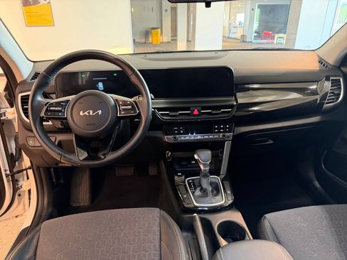 Used 2025 Kia Seltos S FWD image 35