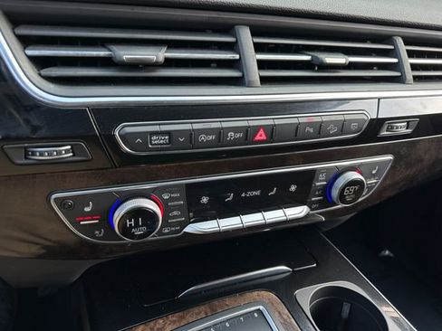 Used 2018 Audi Q7 3.0T Premium Plus w/ Premium Plus Package image 35