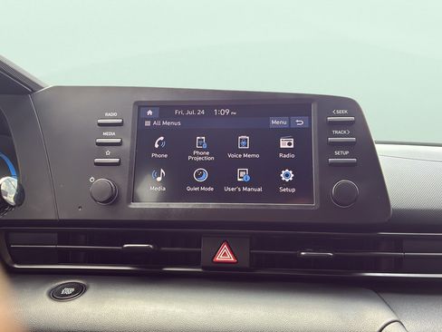 Certified 2025 Hyundai Elantra Sport FWD image 29