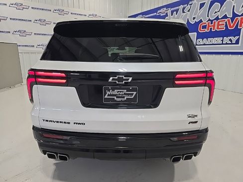 Used 2024 Chevrolet Traverse RS w/ LPO, Floor Liner Package image 7