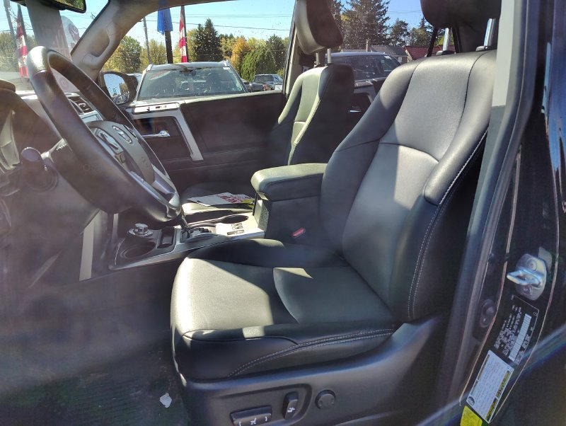 Used 2024 Toyota 4Runner SR5 Premium w/ Moonroof Package AWD/4WD image 8