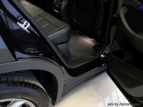 Certified 2025 BMW X4 xDrive30i image 33