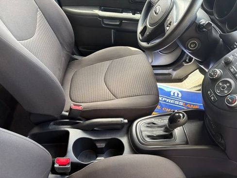 Used 2013 Kia Soul FWD image 10