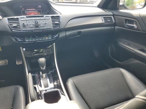 Used 2017 Honda Accord Sport image 15