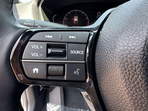 Used 2025 Honda Civic Sport image 17