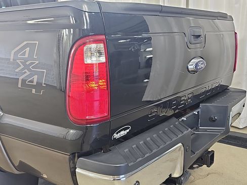 Used 2016 Ford F250 Lariat w/ Lariat Ultimate Package AWD/4WD image 39