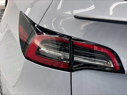 Used 2023 Tesla Model Y Performance AWD/4WD image 27