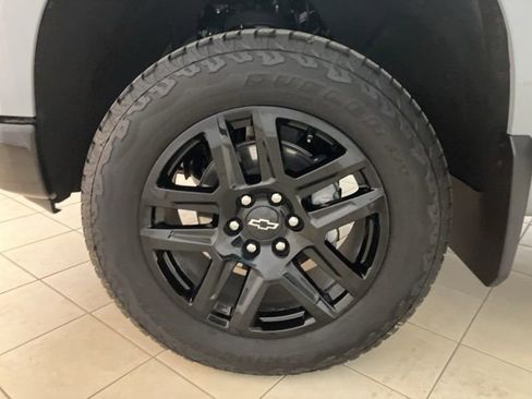 Used 2024 Chevrolet Silverado 1500 Custom Trail Boss w/ Turbomax Blackout Package image 29