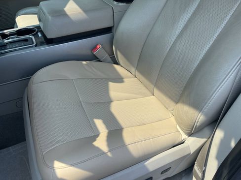 Used 2014 Ford Expedition Limited w/ Equipment Group 301A AWD/4WD image 17