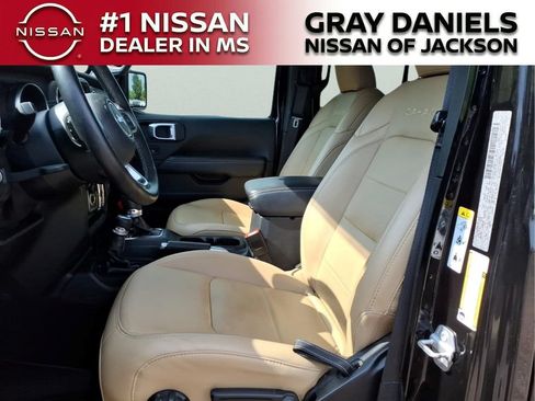 Used 2019 Jeep Wrangler Unlimited Sahara AWD/4WD image 23