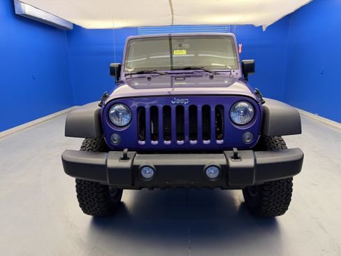 Used 2018 Jeep Wrangler Sport AWD/4WD image 3