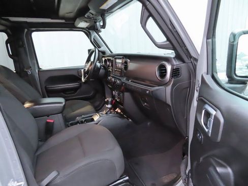 Used 2021 Jeep Wrangler Unlimited Sport image 23