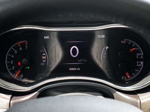 Used 2018 Jeep Grand Cherokee Limited AWD/4WD image 21