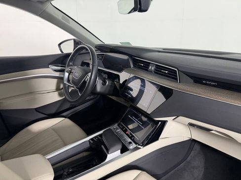 Used 2024 Audi Q8 e-tron Premium Plus w/ Premium Plus Package AWD/4WD image 34