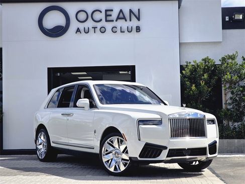Used 2025 Rolls-Royce Cullinan image 2