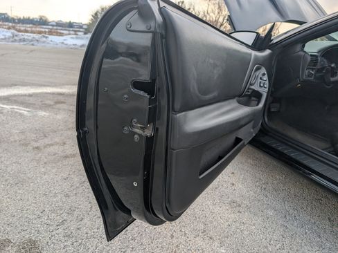 Used 2001 Chevrolet Camaro Z28 w/ SS Performance/Appearance Pkg image 60