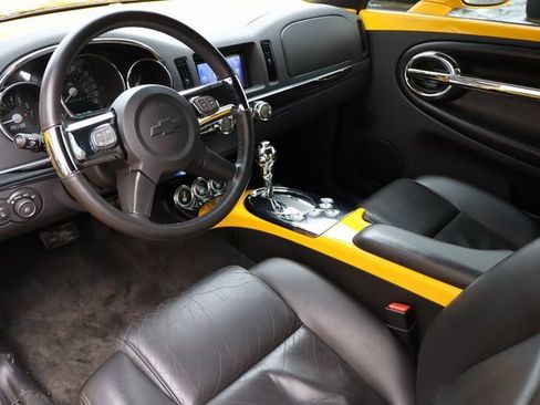 Used 2006 Chevrolet SSR w/ Preferred Equipment Group image 4