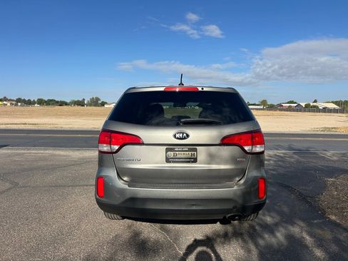 Used 2015 Kia Sorento LX FWD image 4