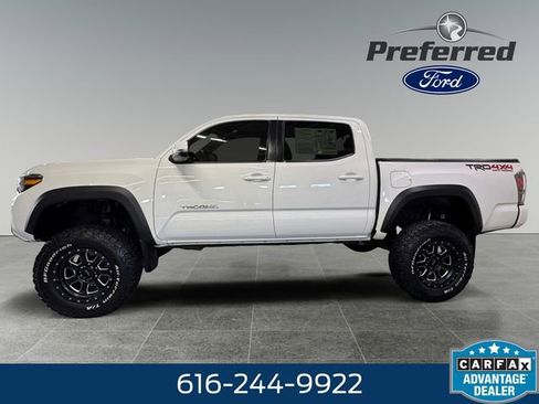 Used 2020 Toyota Tacoma TRD Off-Road w/ TRD Premium Off Road Package image 9