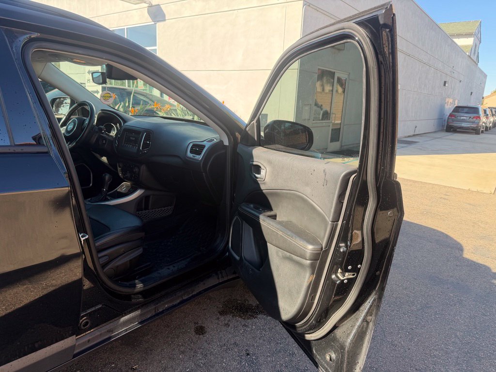 Used 2021 Jeep Compass Latitude FWD image 17
