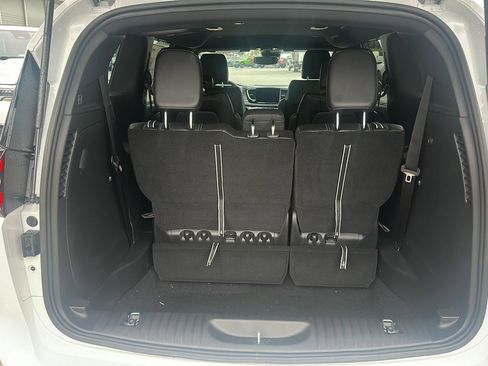 New 2026 Chrysler Pacifica Select image 16