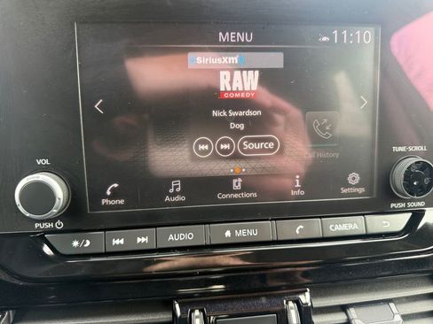 Certified 2025 Nissan Pathfinder SV image 31